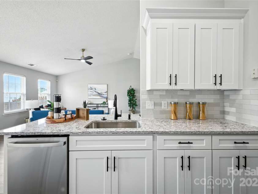 12019 Serenade Court, Charlotte, NC 28215.  MLS# CAR4289141, YatesRealty ID 34291. 