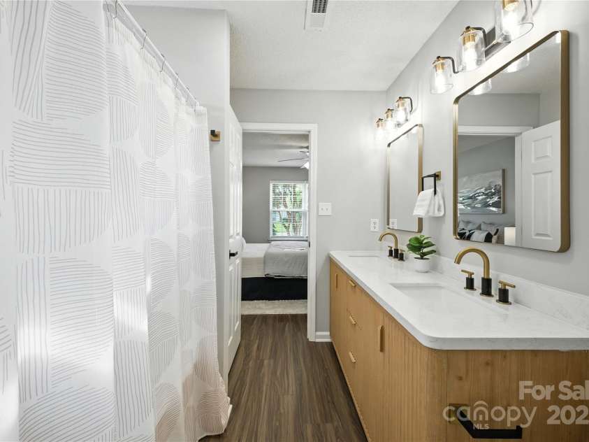 12019 Serenade Court, Charlotte, NC 28215.  MLS# CAR4289141, YatesRealty ID 34291. 