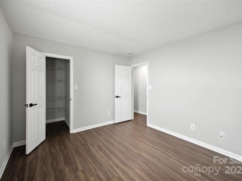 12019 Serenade Court, Charlotte, NC 28215.  MLS# CAR4289141, YatesRealty ID 34291. 