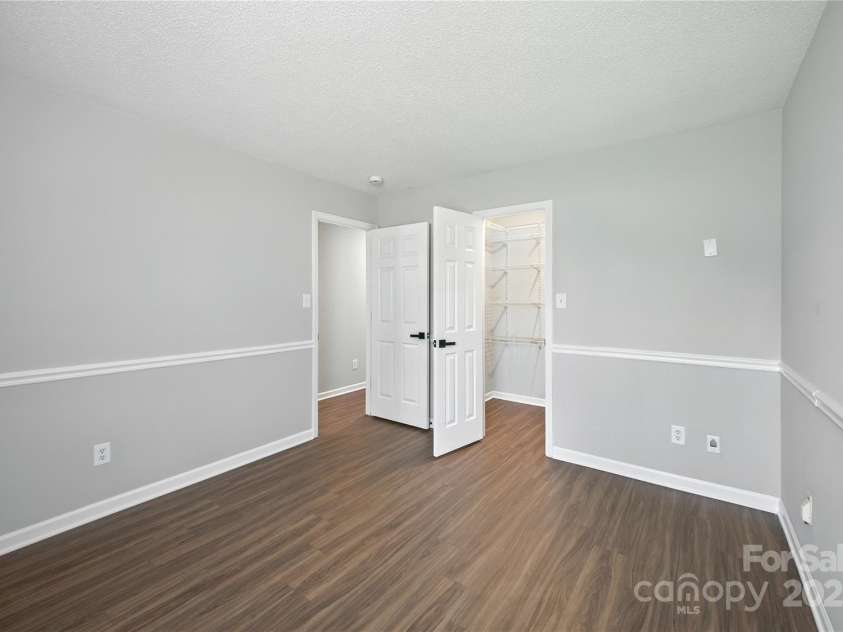 12019 Serenade Court, Charlotte, NC 28215.  MLS# CAR4289141, YatesRealty ID 34291. 
