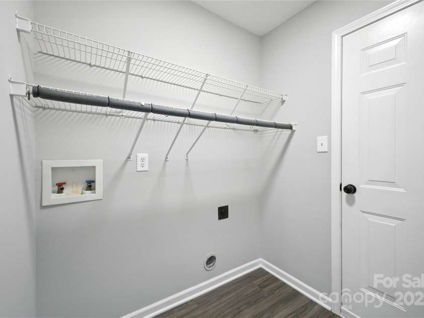 12019 Serenade Court, Charlotte, NC 28215.  MLS# CAR4289141, YatesRealty ID 34291. 