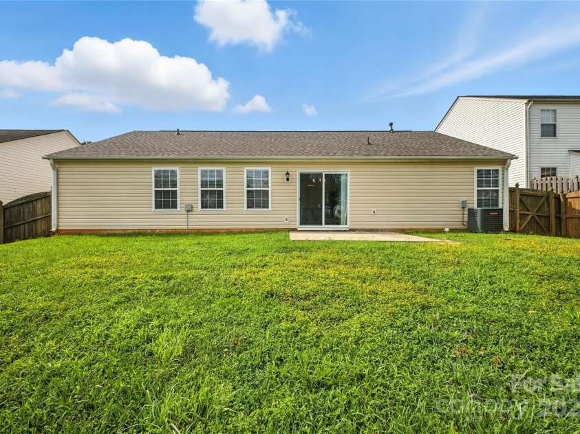 12019 Serenade Court, Charlotte, NC 28215.  MLS# CAR4289141, YatesRealty ID 34291. 