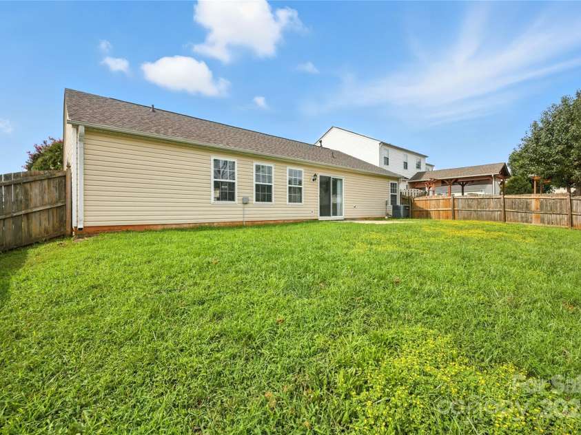 12019 Serenade Court, Charlotte, NC 28215.  MLS# CAR4289141, YatesRealty ID 34291. 