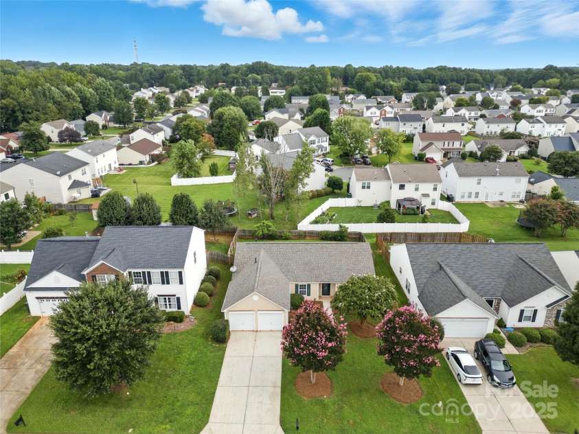 12019 Serenade Court, Charlotte, NC 28215.  MLS# CAR4289141, YatesRealty ID 34291. 