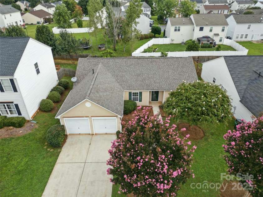 12019 Serenade Court, Charlotte, NC 28215.  MLS# CAR4289141, YatesRealty ID 34291. 
