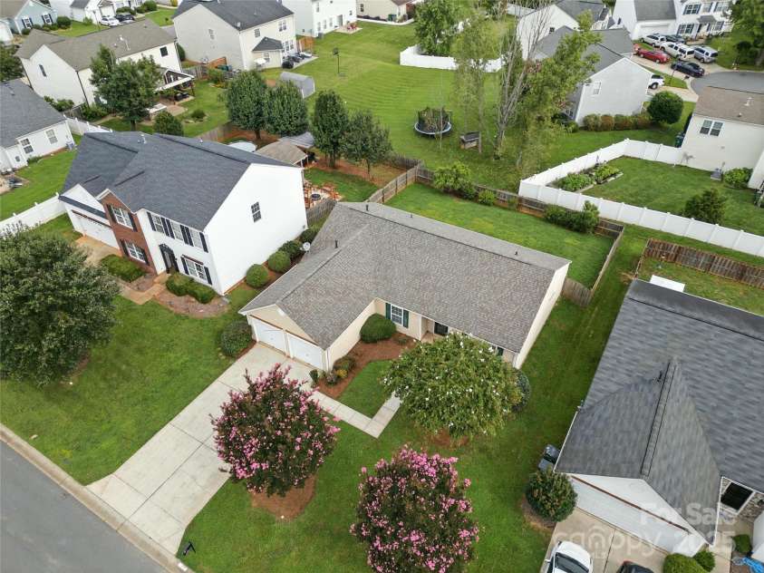 12019 Serenade Court, Charlotte, NC 28215.  MLS# CAR4289141, YatesRealty ID 34291. 
