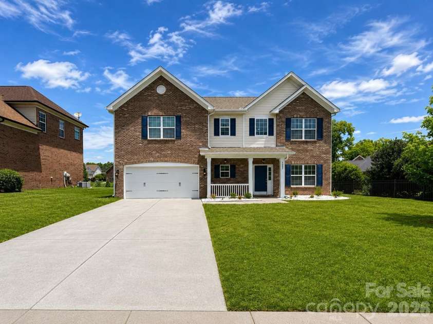 2482 Chatham Drive, Fort Mill, SC 29707.  MLS# CAR4395475, YatesRealty ID 34292. 
