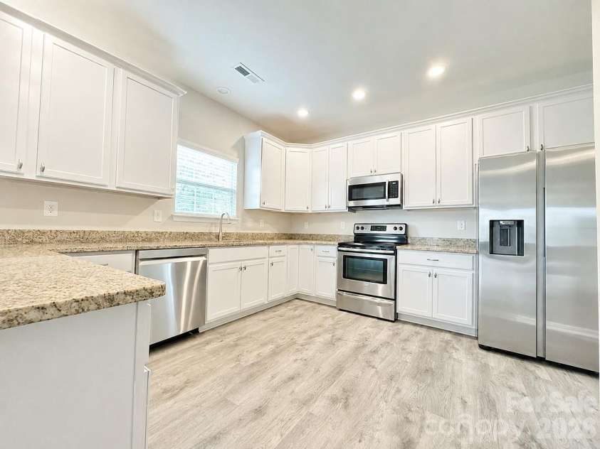 2482 Chatham Drive, Fort Mill, SC 29707.  MLS# CAR4395475, YatesRealty ID 34292. 