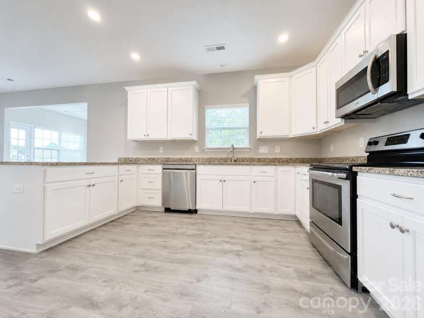 2482 Chatham Drive, Fort Mill, SC 29707.  MLS# CAR4395475, YatesRealty ID 34292. 