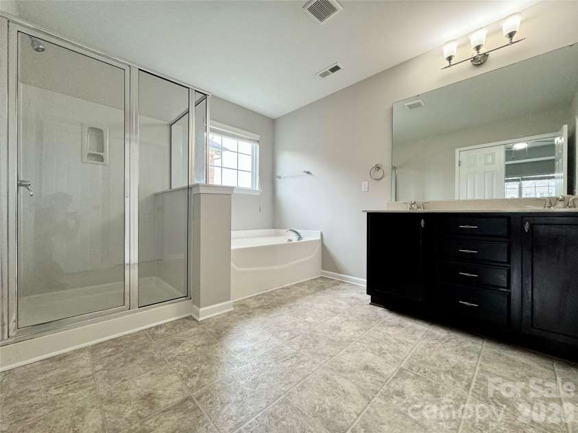 2482 Chatham Drive, Fort Mill, SC 29707.  MLS# CAR4395475, YatesRealty ID 34292. 