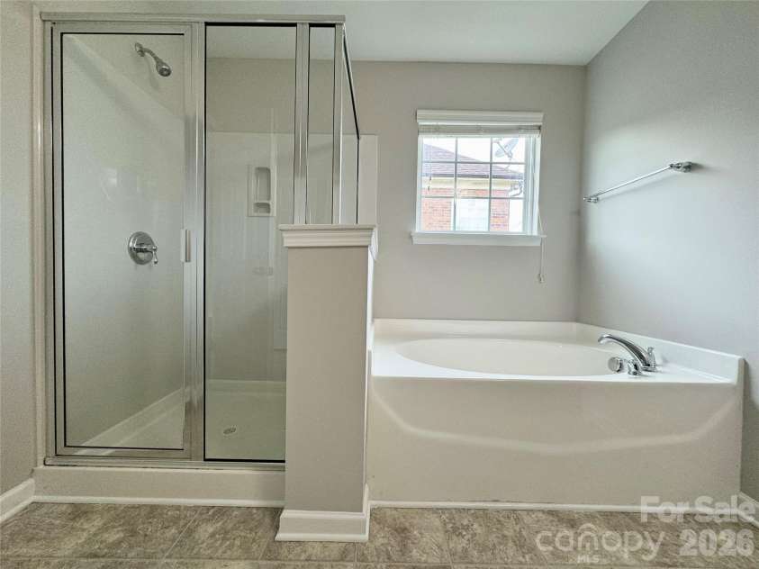 2482 Chatham Drive, Fort Mill, SC 29707.  MLS# CAR4395475, YatesRealty ID 34292. 