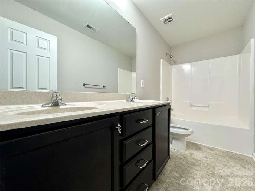 2482 Chatham Drive, Fort Mill, SC 29707.  MLS# CAR4395475, YatesRealty ID 34292. 