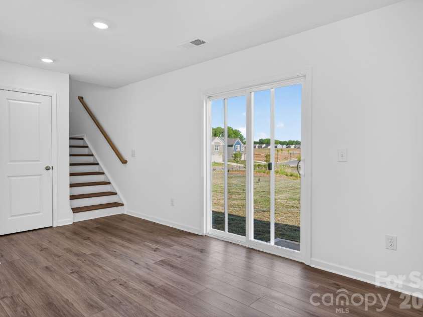1606 Highacre Place, Bessemer City, NC 28016.  MLS# CAR4371918, YatesRealty ID 34293. Dinning Area