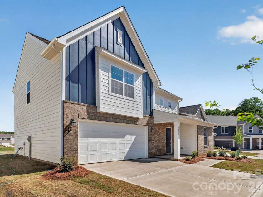 1606 Highacre Place, Bessemer City, NC 28016.  MLS# CAR4371918, YatesRealty ID 34293. Side