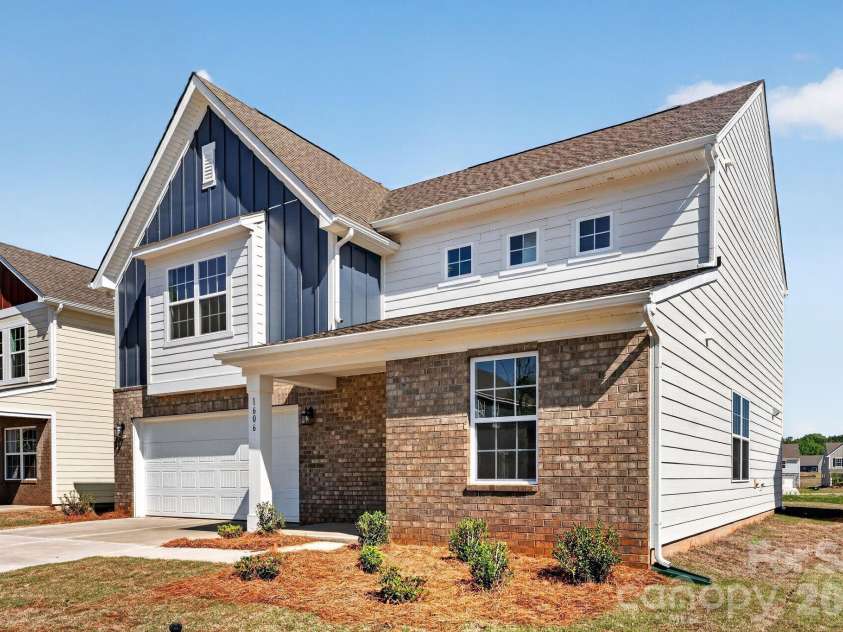 1606 Highacre Place, Bessemer City, NC 28016.  MLS# CAR4371918, YatesRealty ID 34293. Side