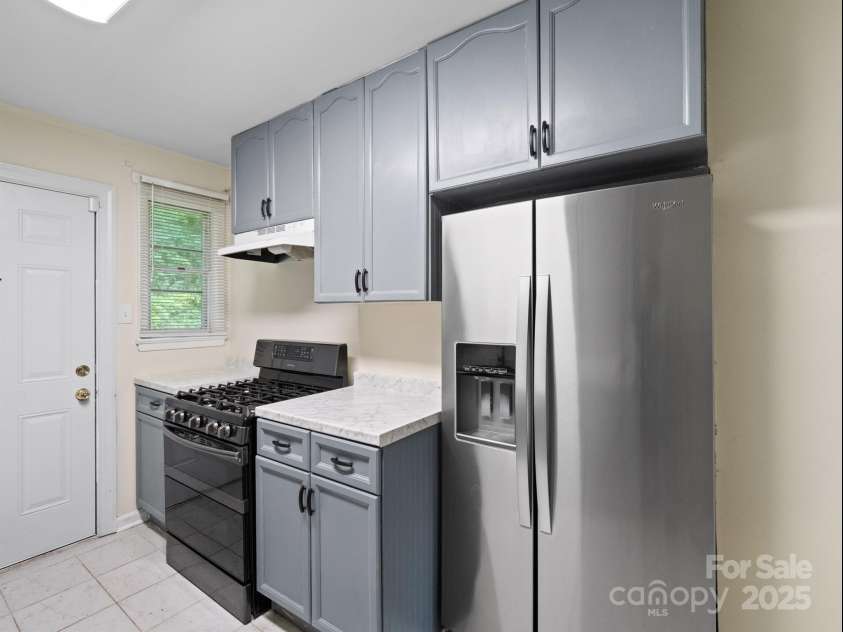 3122 Marlborough Road, Charlotte, NC 28208.  MLS# CAR4293604, YatesRealty ID 34293. Kitchen