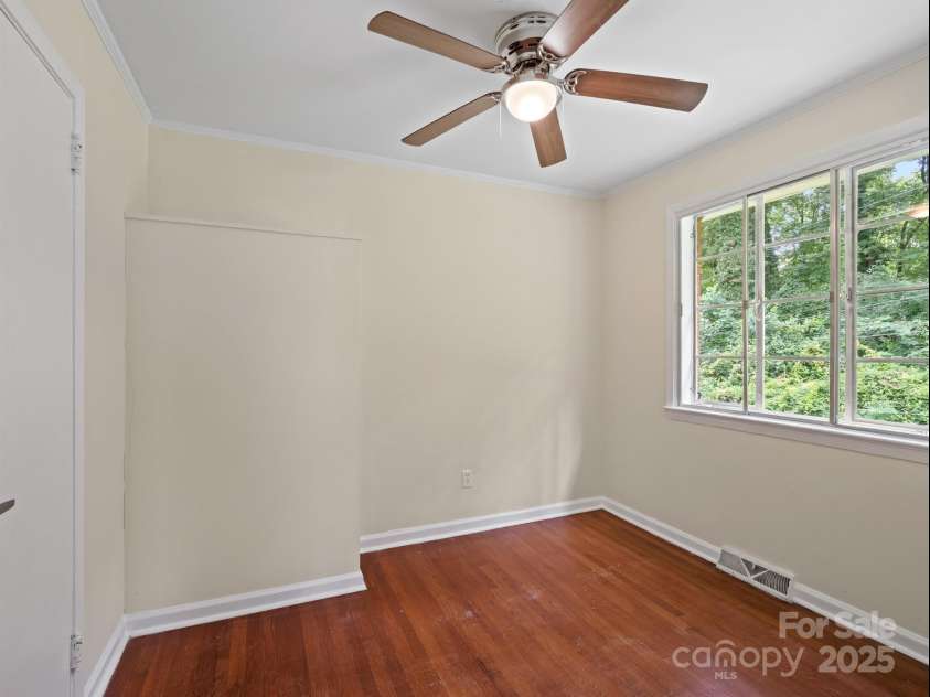 3122 Marlborough Road, Charlotte, NC 28208.  MLS# CAR4293604, YatesRealty ID 34293. Left Bedroom