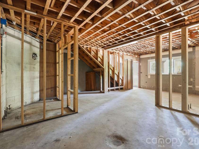 120 Stovall Street, Waynesville, NC 28786.  MLS# CAR4387007, YatesRealty ID 34294. Laundry Hook-up
