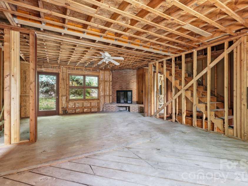 120 Stovall Street, Waynesville, NC 28786.  MLS# CAR4387007, YatesRealty ID 34294. Main Dining Area