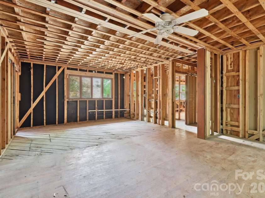 120 Stovall Street, Waynesville, NC 28786.  MLS# CAR4387007, YatesRealty ID 34294. Main Kitchen