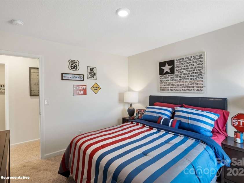 530 13th Avenue Drive, Hickory, NC 28601.  MLS# CAR4296068, YatesRealty ID 34294. 