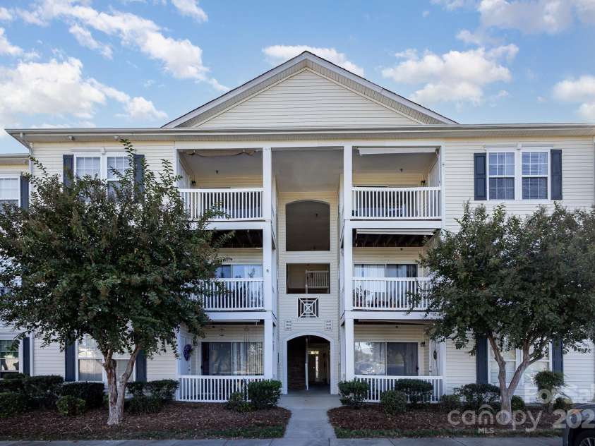 3847 Carl Parmer Drive, Harrisburg, NC 28075.  MLS# CAR4296099, YatesRealty ID 34296. 