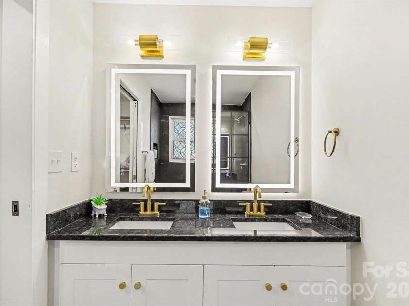 2616 Springway Drive, Charlotte, NC 28205.  MLS# CAR4397310, YatesRealty ID 34297. 