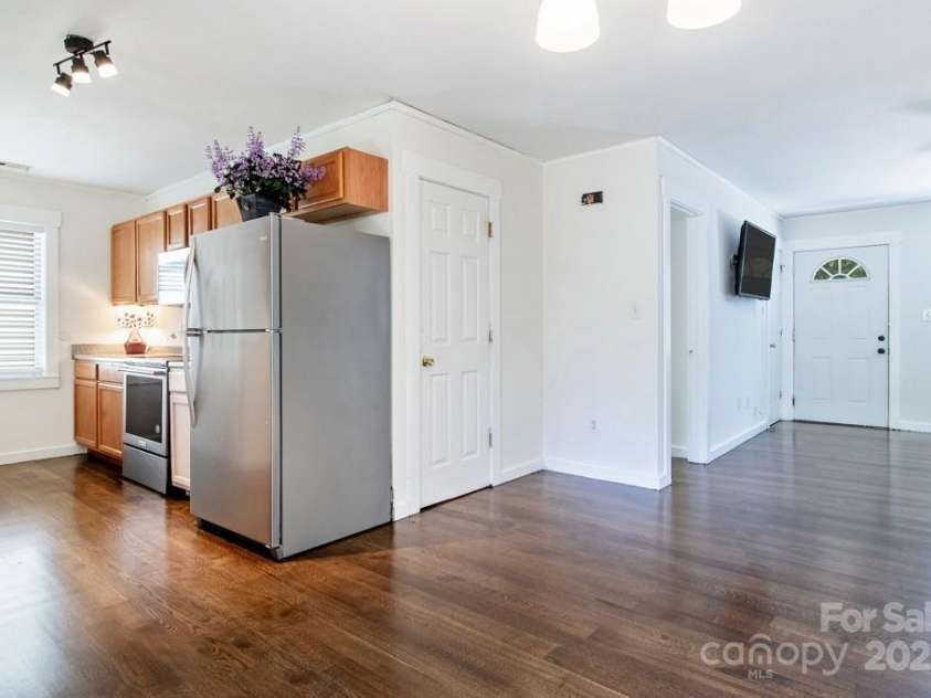 47 Kentucky Drive, Asheville, NC 28806.  MLS# CAR4295801, YatesRealty ID 34298. 