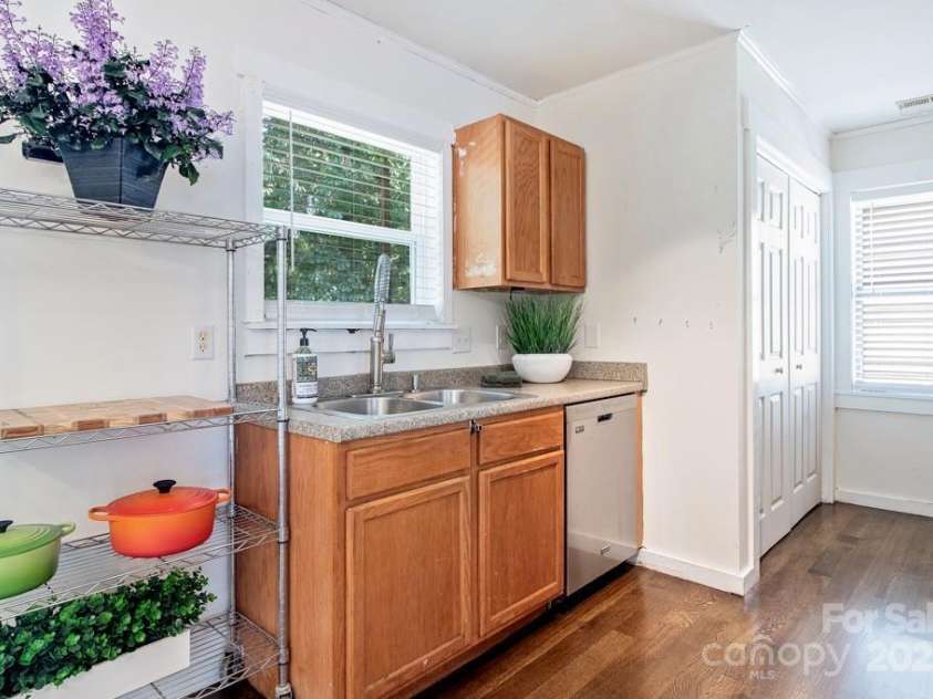 47 Kentucky Drive, Asheville, NC 28806.  MLS# CAR4295801, YatesRealty ID 34298. 