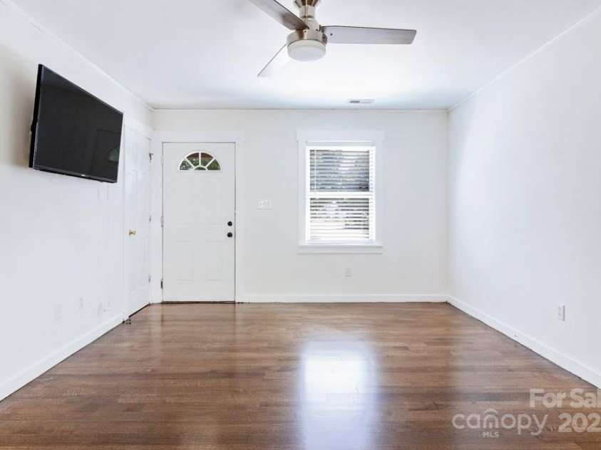 47 Kentucky Drive, Asheville, NC 28806.  MLS# CAR4295801, YatesRealty ID 34298. 