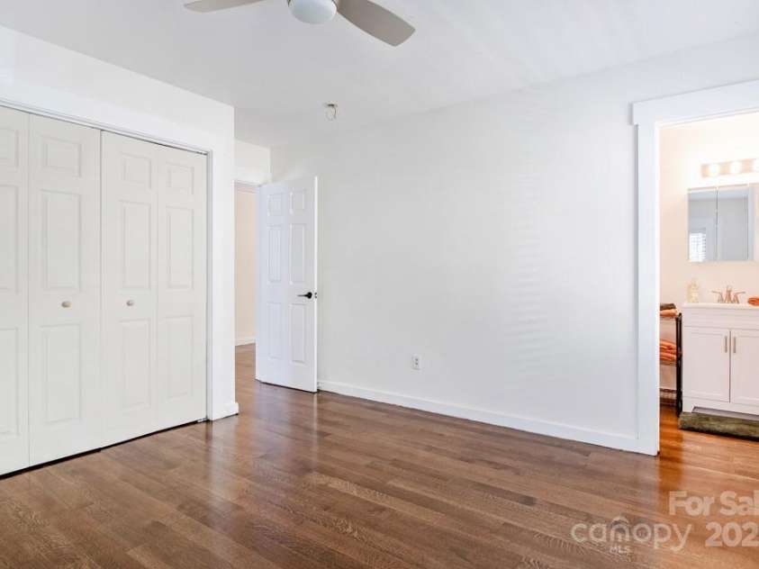 47 Kentucky Drive, Asheville, NC 28806.  MLS# CAR4295801, YatesRealty ID 34298. 