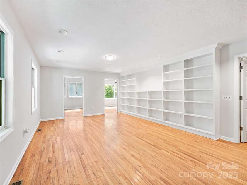 1393 Bald Mountain Road, Burnsville, NC 28714.  MLS# CAR4295800, YatesRealty ID 34299. 