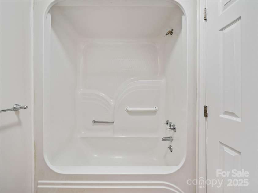 1393 Bald Mountain Road, Burnsville, NC 28714.  MLS# CAR4295800, YatesRealty ID 34299. 