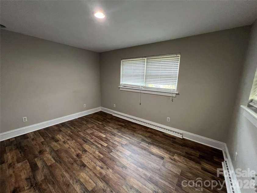 2171 6th Street, Hickory, NC 28601.  MLS# CAR4396250, YatesRealty ID 34299. 