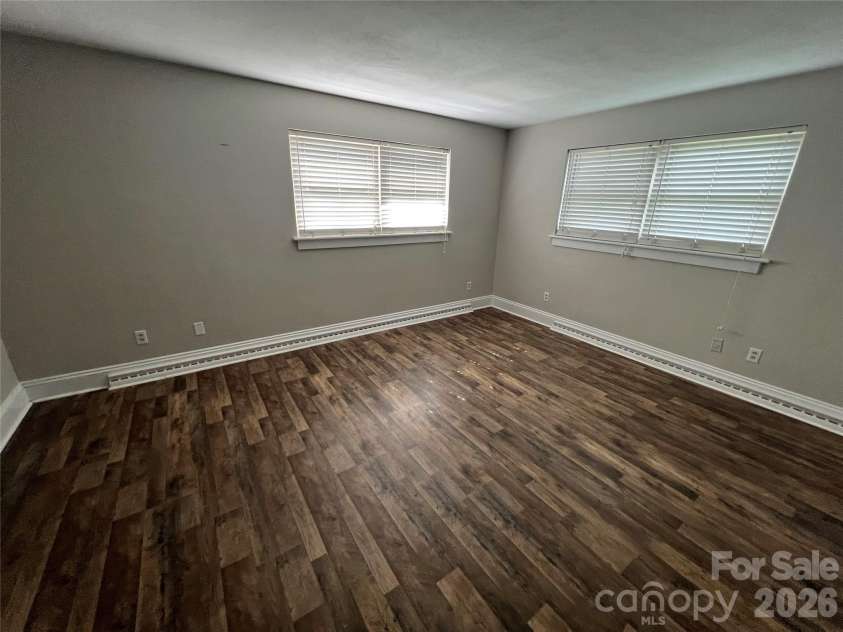 2171 6th Street, Hickory, NC 28601.  MLS# CAR4396250, YatesRealty ID 34299. 