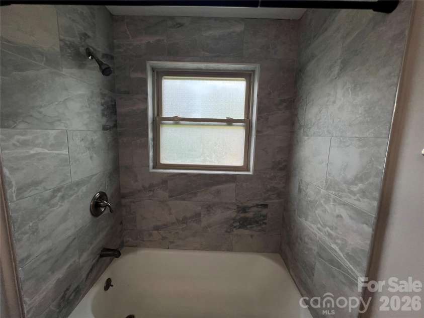 2171 6th Street, Hickory, NC 28601.  MLS# CAR4396250, YatesRealty ID 34299. 