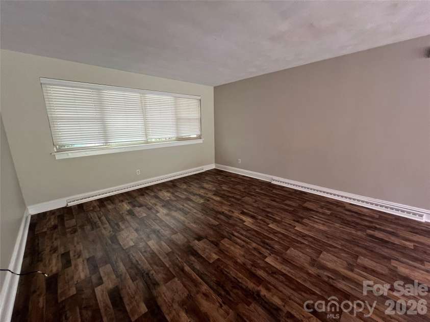 2171 6th Street, Hickory, NC 28601.  MLS# CAR4396250, YatesRealty ID 34299. 