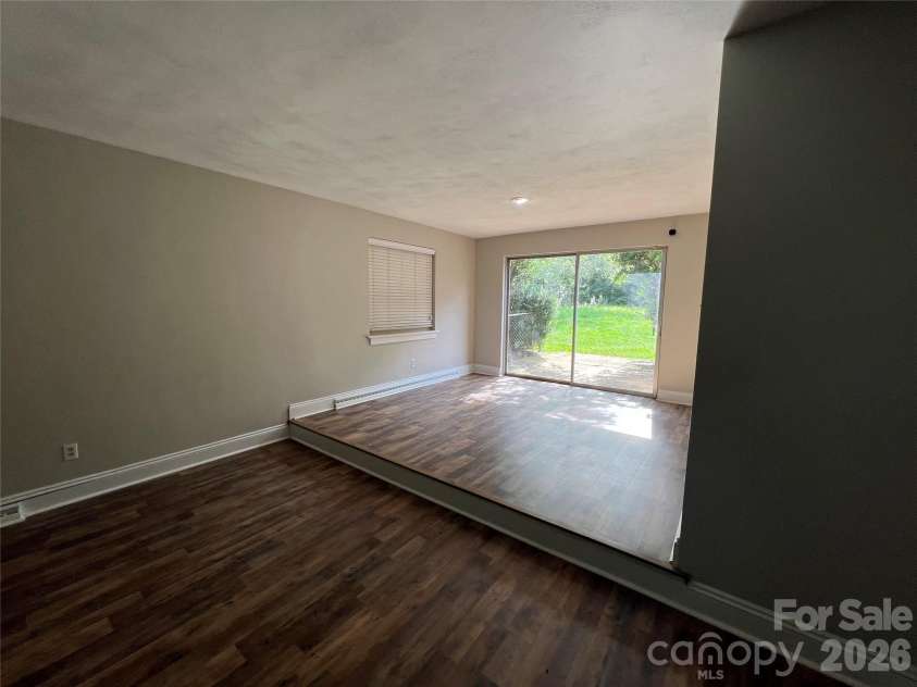 2171 6th Street, Hickory, NC 28601.  MLS# CAR4396250, YatesRealty ID 34299. 