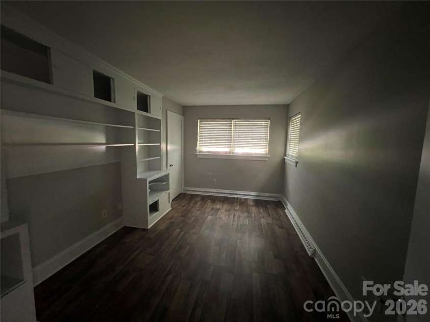 2171 6th Street, Hickory, NC 28601.  MLS# CAR4396250, YatesRealty ID 34299. 
