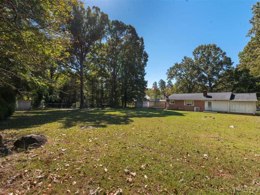 11434 Tema Circle, Charlotte, NC 28214.  MLS# CAR4024822, YatesRealty ID 343. 