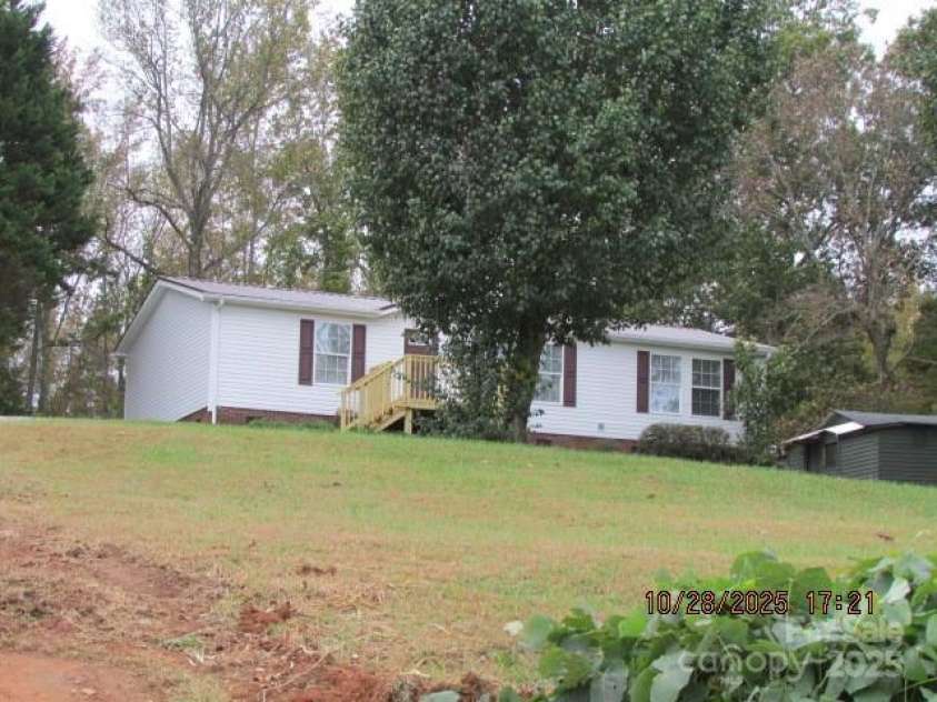 204 John E Randall Road, Shelby, NC 28152.  MLS# CAR4322096, YatesRealty ID 343. Front from street