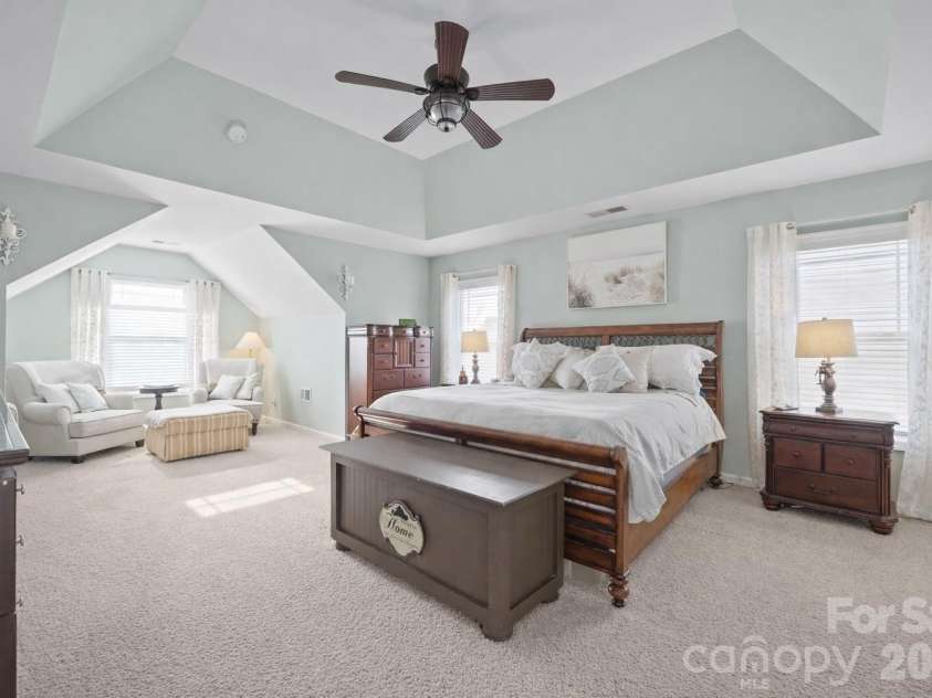 9776 Ravenscroft Lane, Concord, NC 28027.  MLS# CAR4335767, YatesRealty ID 3430. Large primary suite