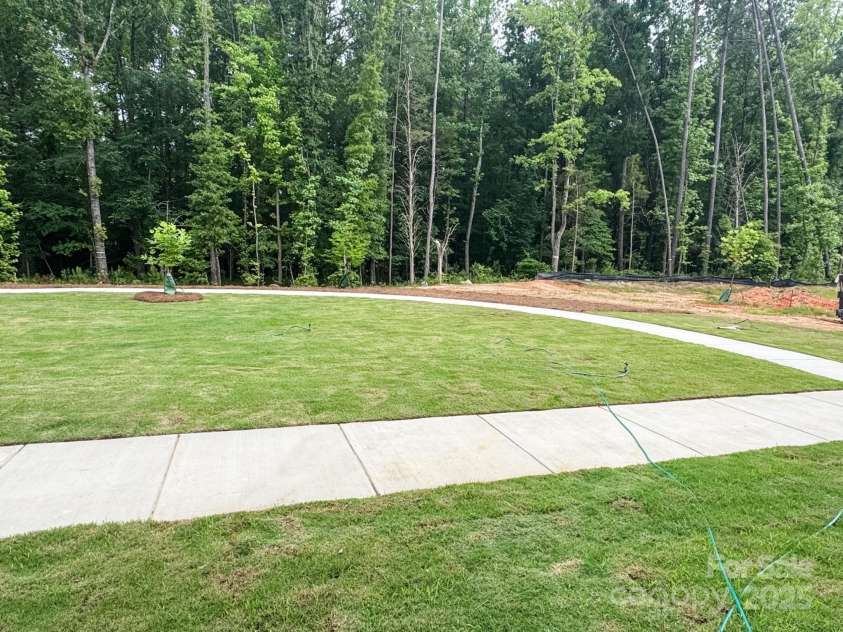 15359 Ballancroft Parkway, Charlotte, NC 28277.  MLS# CAR4296139, YatesRealty ID 34300. Common Greenspace