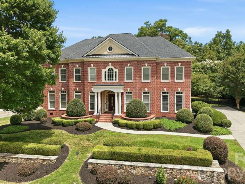 7818 Stonehaven Drive, Waxhaw, NC 28173.  MLS# CAR4385540, YatesRealty ID 34300. 