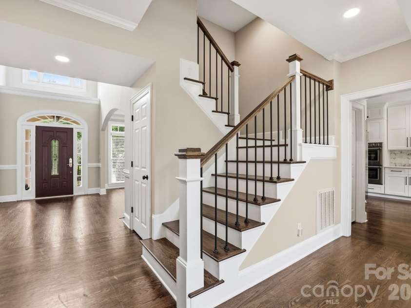 7818 Stonehaven Drive, Waxhaw, NC 28173.  MLS# CAR4385540, YatesRealty ID 34300. 