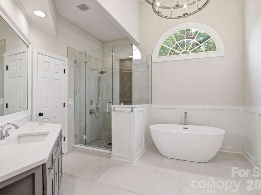 7818 Stonehaven Drive, Waxhaw, NC 28173.  MLS# CAR4385540, YatesRealty ID 34300. 