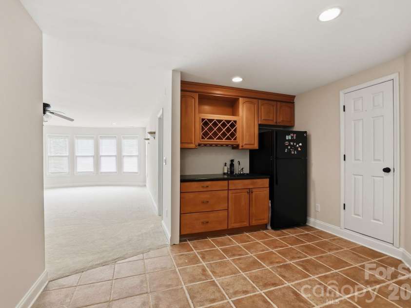 7818 Stonehaven Drive, Waxhaw, NC 28173.  MLS# CAR4385540, YatesRealty ID 34300. 