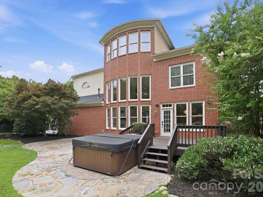 7818 Stonehaven Drive, Waxhaw, NC 28173.  MLS# CAR4385540, YatesRealty ID 34300. 