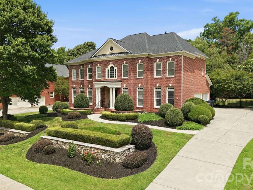 7818 Stonehaven Drive, Waxhaw, NC 28173.  MLS# CAR4385540, YatesRealty ID 34300. 