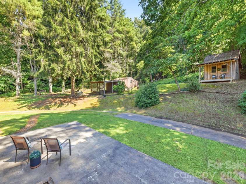 252 Big Stomp Road, Waynesville, NC 28786.  MLS# CAR4399096, YatesRealty ID 34301. 
